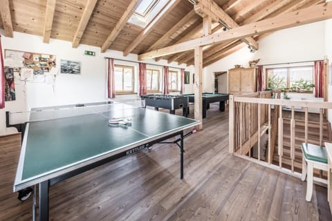 Billiard, Darts, Game Room, Table tennis