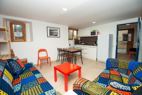 Kitchen or kitchenette, Kitchen or kitchenette, Communal kitchen, minibar, stove, kitchen