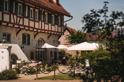 Property building, Patio, Balcony/Terrace, Garden view