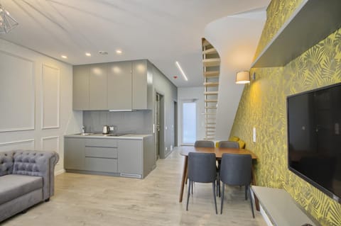 Kitchen or kitchenette, Living room