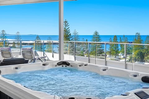 Day, Hot Tub, Balcony/Terrace
