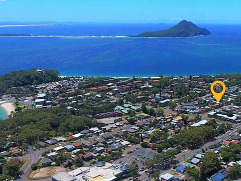 Bird's eye view, Location