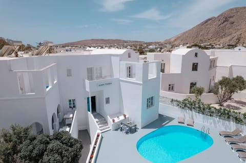 Property building, Facade/entrance, Swimming pool