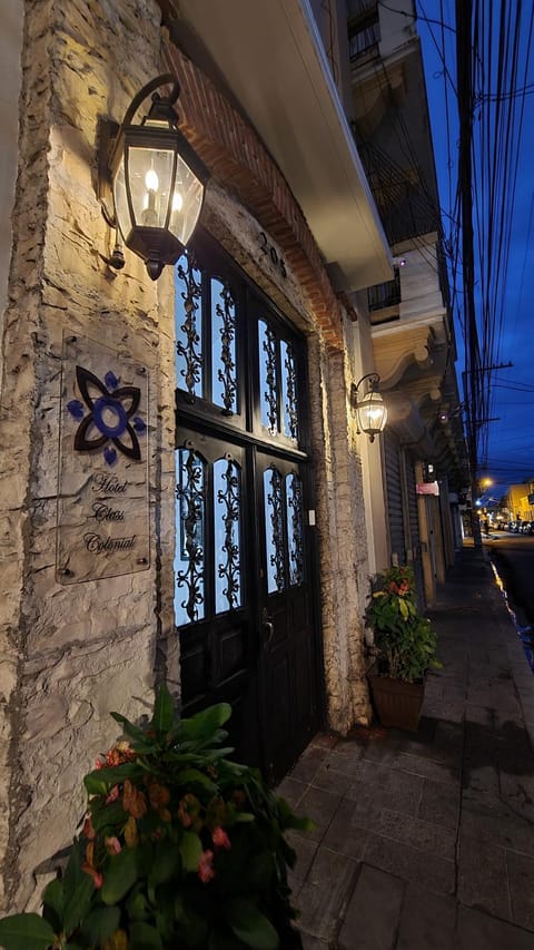 Facade/entrance