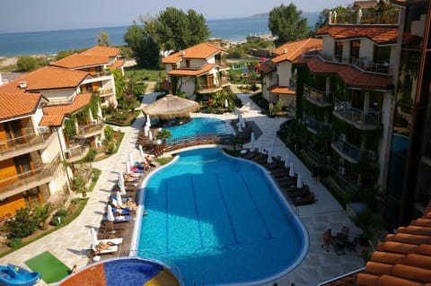 Property building, Pool view, Swimming pool