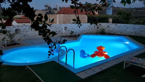 Garden, Swimming pool, Swimming pool