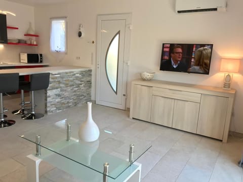 TV and multimedia, Seating area