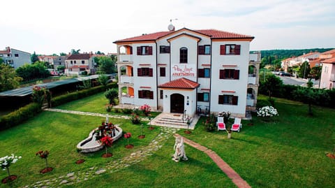 Property building, Garden view, Parking