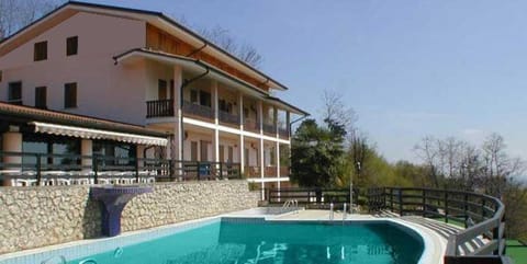 Property building, Day, Swimming pool