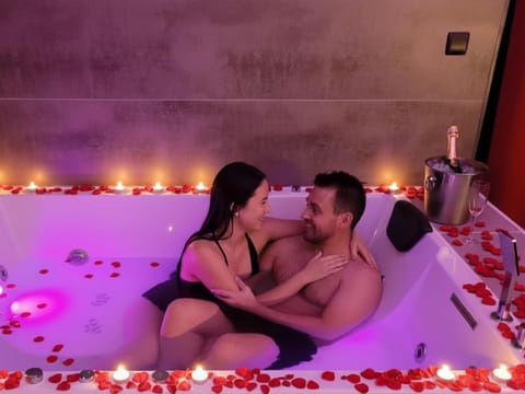 People, Hot Tub, Guests