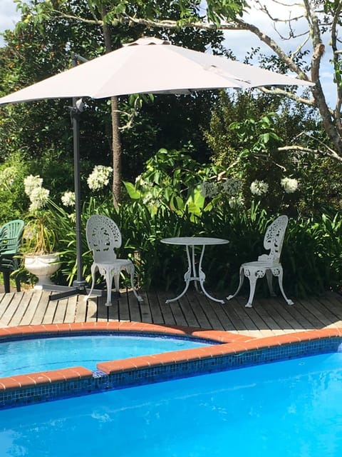 Garden, Garden, Swimming pool, Swimming pool