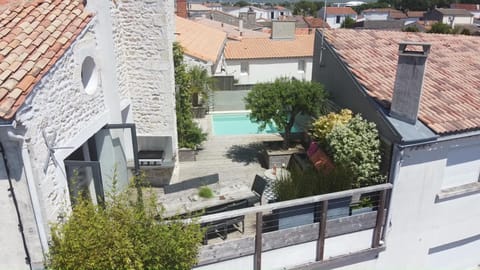 Property building, Balcony/Terrace