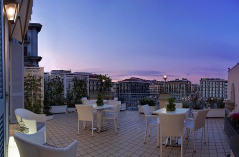Patio, Balcony/Terrace, City view, Street view, Sunrise, Sunset