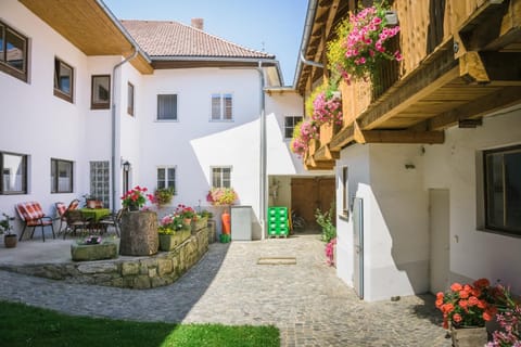 Patio, Spring, Garden