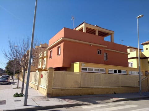 Facade/entrance