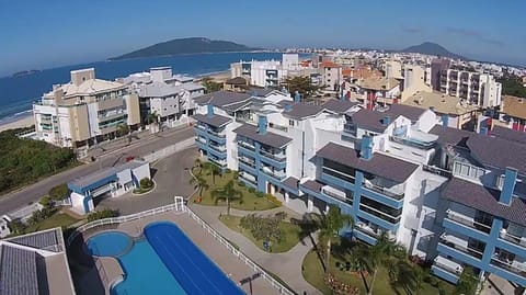 Activities, Bird's eye view, Summer, City view, Landmark view, Mountain view, Street view