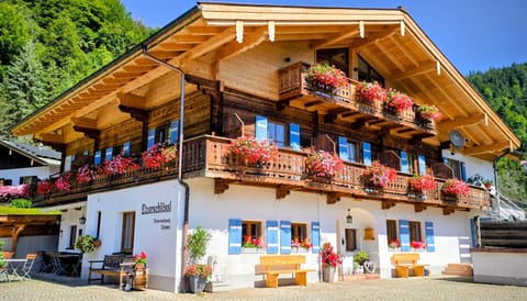 Pension Etzerschlössl Bed and Breakfast in Berchtesgaden