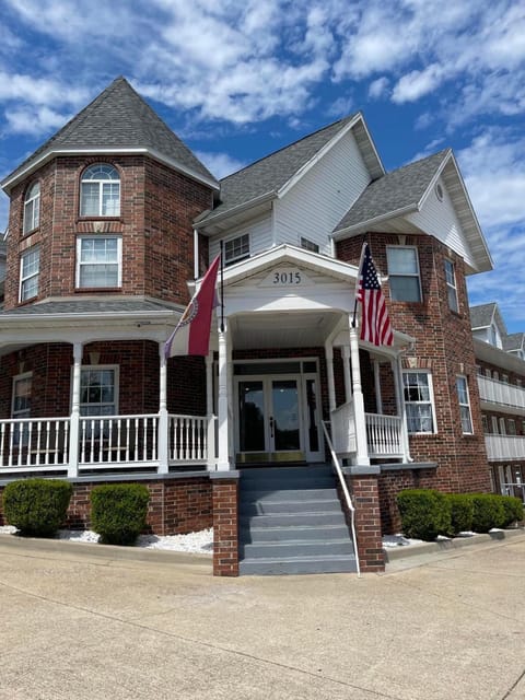 Carriage House Inn Hotel in Branson