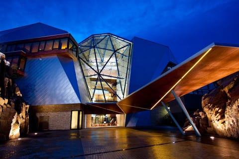 Facade/entrance, Night, Decorative detail