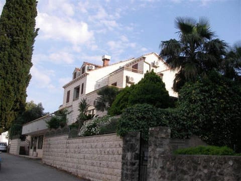 Property building, Day