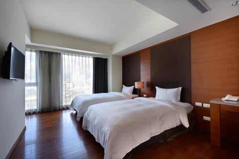 Bed, Photo of the whole room, Bedroom, City view