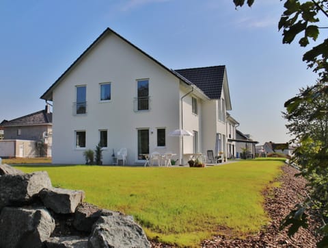 Garden, Balcony/Terrace