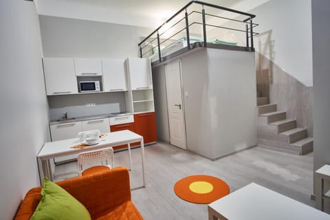 Kitchen or kitchenette, Living room