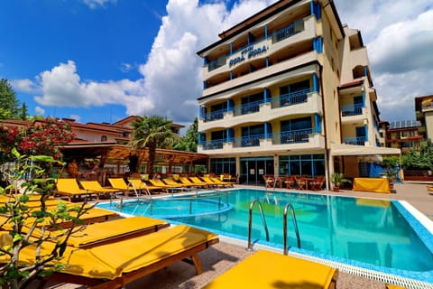Property building, Pool view