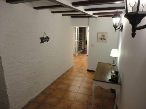 Seating area, Area and facilities