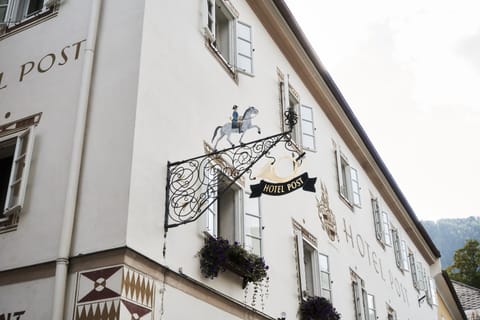 Facade/entrance, Logo/Certificate/Sign