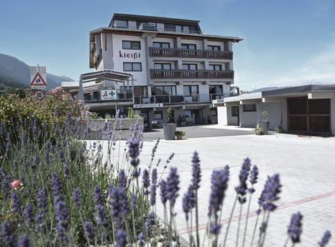 Property building, Street view, Parking