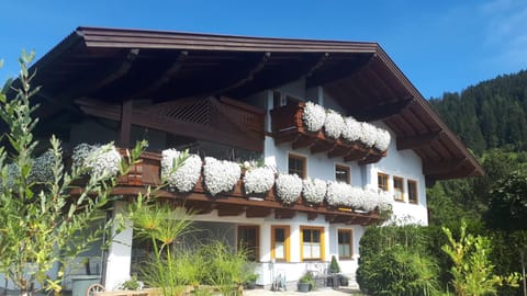 Facade/entrance, Garden, Decorative detail, Garden view, Mountain view