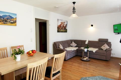 Living room, Mountain view