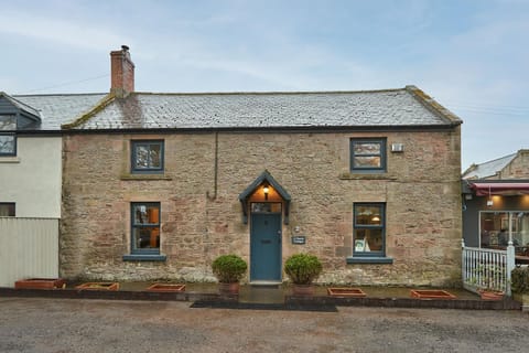 Property building, Facade/entrance, Parking