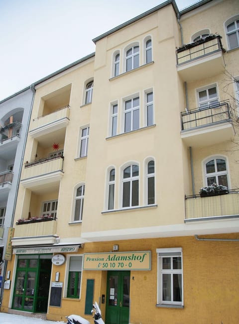 Facade/entrance