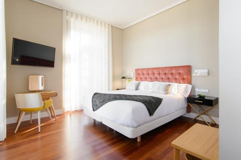 Bed, Photo of the whole room