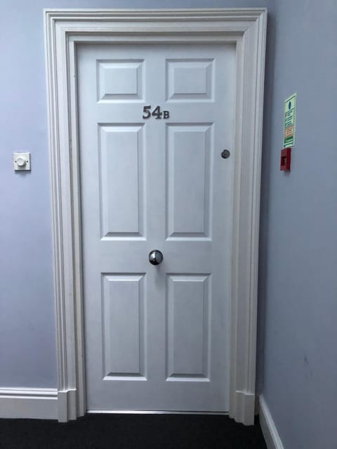 Most central luxury apartment - sleeps 4 & FREE parking! Apartment in Chester