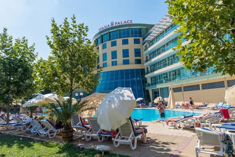 Property building, Patio, People, Swimming pool, Swimming pool