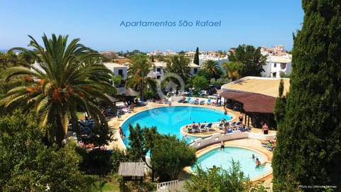 Property building, Off site, Day, Bird's eye view, On site, Pool view, Swimming pool, Swimming pool, Swimming pool