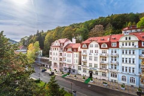 Property building, Spring, Day, Neighbourhood, Natural landscape, Bird's eye view, Location