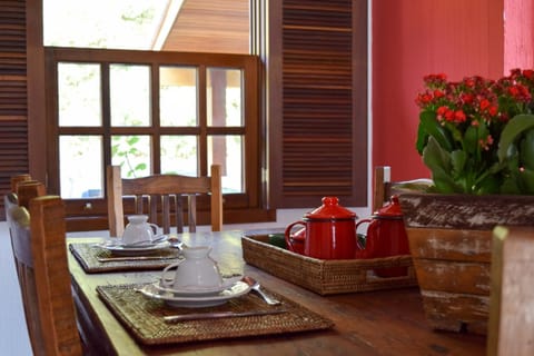 Coffee/tea facilities, Breakfast