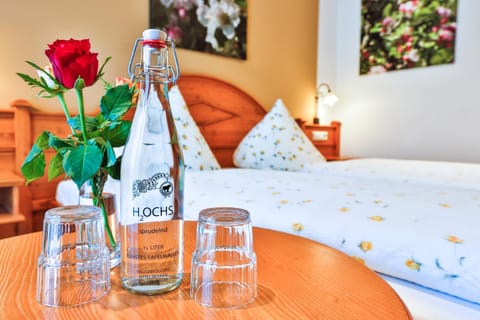 Bed, Bedroom, Drinks