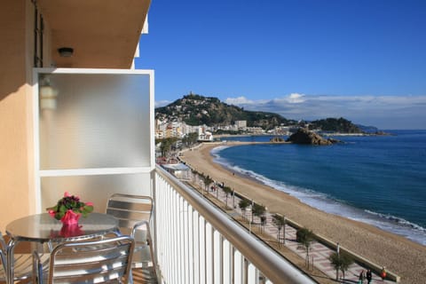 Balcony/Terrace, Beach, City view, Sea view