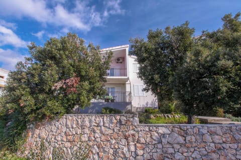 Property building, Facade/entrance, Garden, View (from property/room), Other, Decorative detail, Sea view