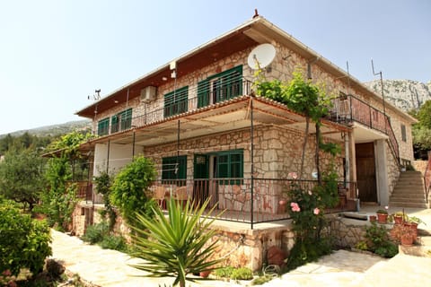 Property building, Facade/entrance, Other, Decorative detail