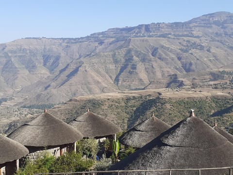 Property building, Nearby landmark, Restaurant/places to eat, Hiking, Breakfast