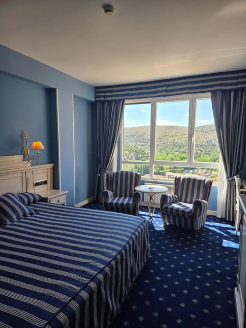 Bed, Photo of the whole room, Bedroom, River view