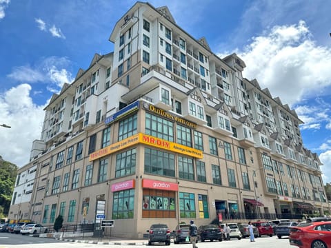 Property building, Restaurant/places to eat