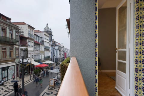 Landmark view, Street view