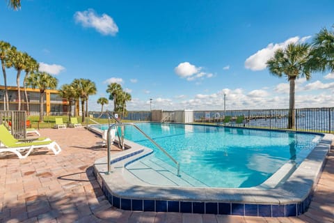 On site, Pool view, Swimming pool, Swimming pool